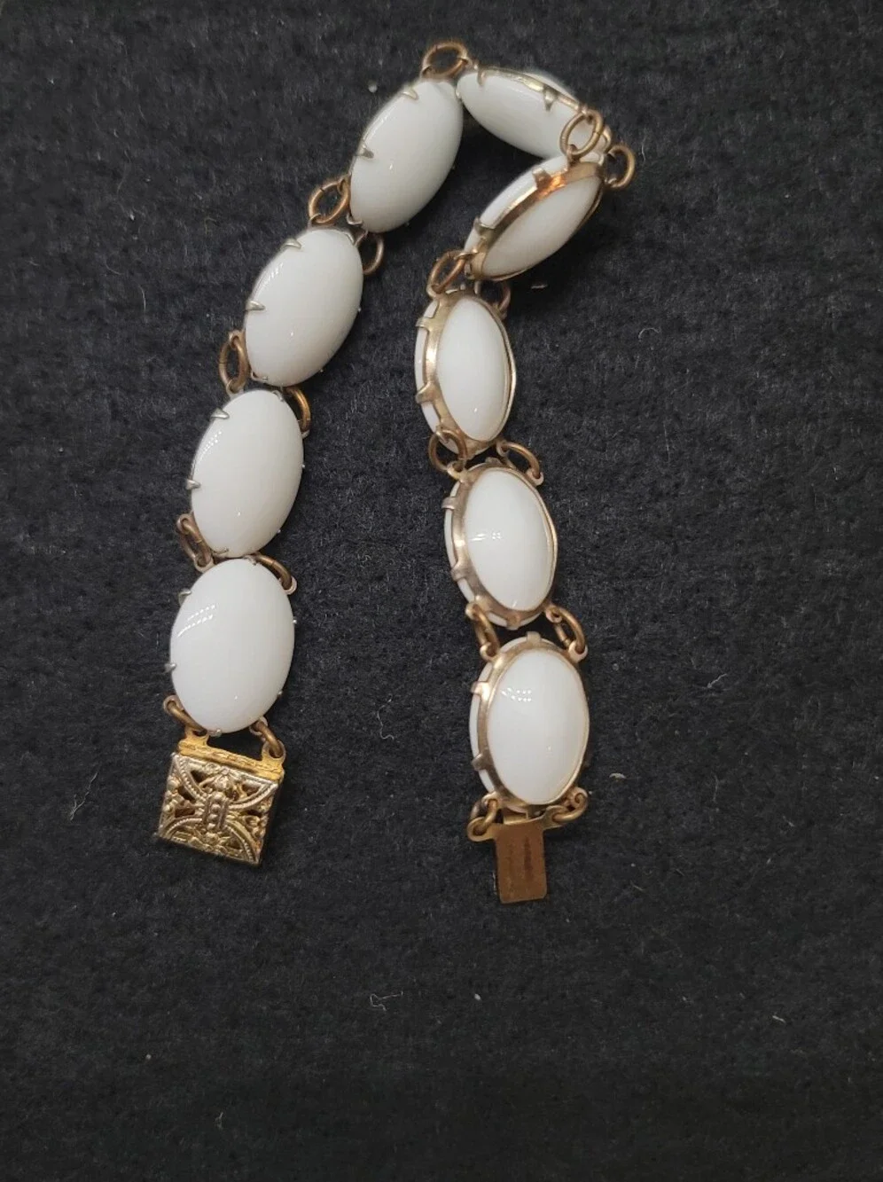 Vintage 1950s Gold Tone Milk Glass Cabochon Link Bracelet - Estate